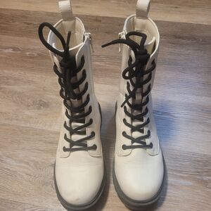 Girls White Zip Up Boot